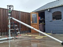 Schroeffundering voor kleine constructies in Zeeland