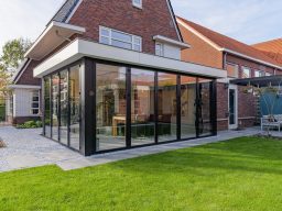 Schroeffundering voor grote constructies in Zeeland